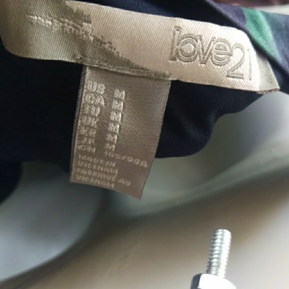 Love 21 abstract colorful sleeveless keyhole dress - Picture 6 of 6